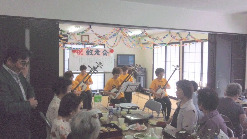 石原2区　敬老会　津軽三味線のすみれ会が出演