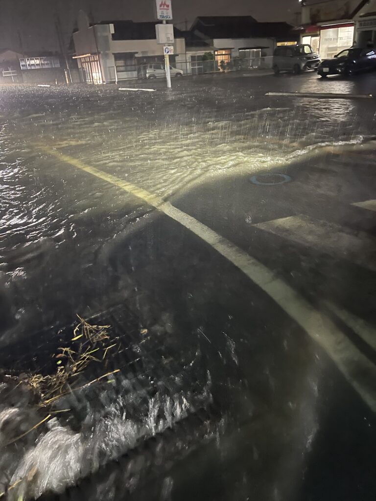 大雨冠水 石原東交差点付近 2026年7月17日