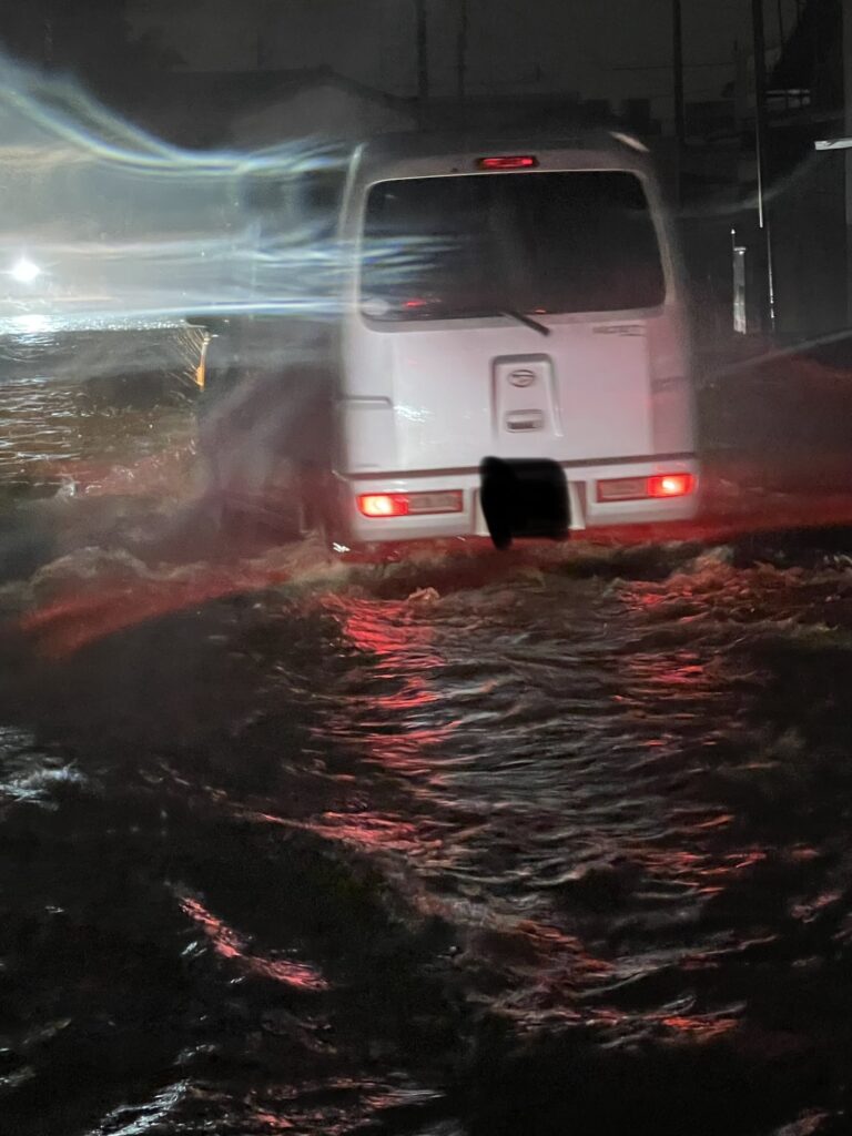 大雨冠水 石原東交差点付近 2026年7月17日