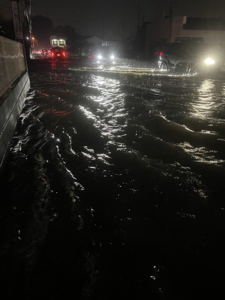 大雨冠水 石原東交差点付近 2026年7月17日